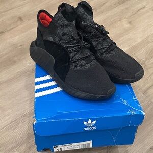 Adidas Men's Black and Red Tubular Rise Sneakers